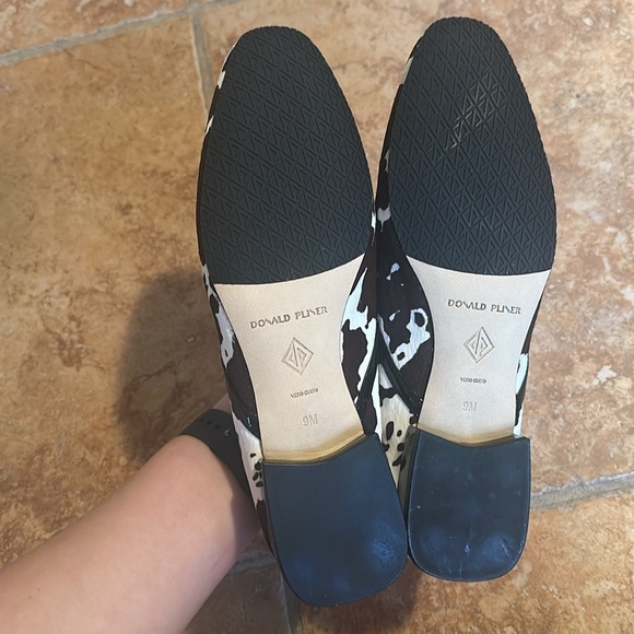 Donald J. Pliner Black and White Loafers Slip-Ons - Picture 4 of 6